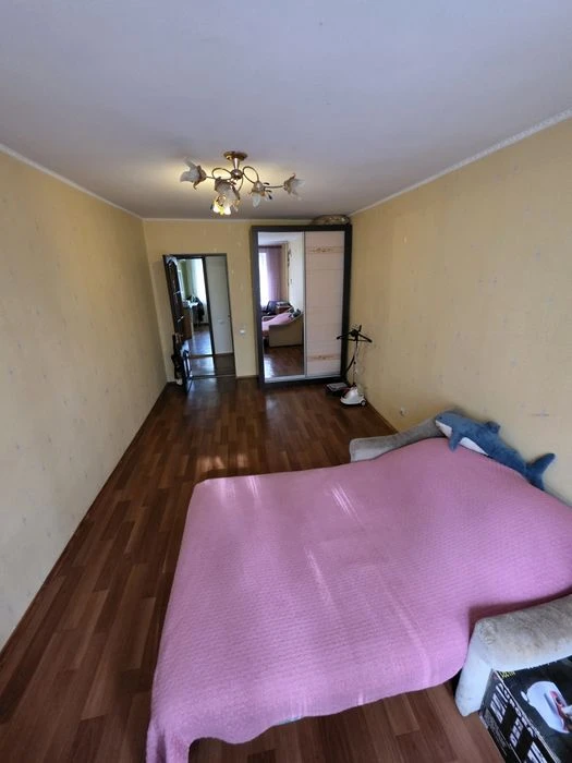 Продаж 2 кімнатна  квартира автономка Центр