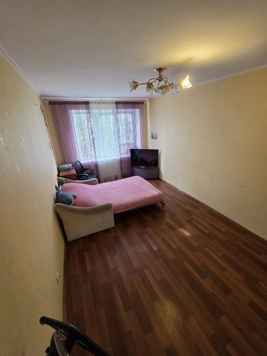 Продаж 2 кімнатна  квартира автономка Центр