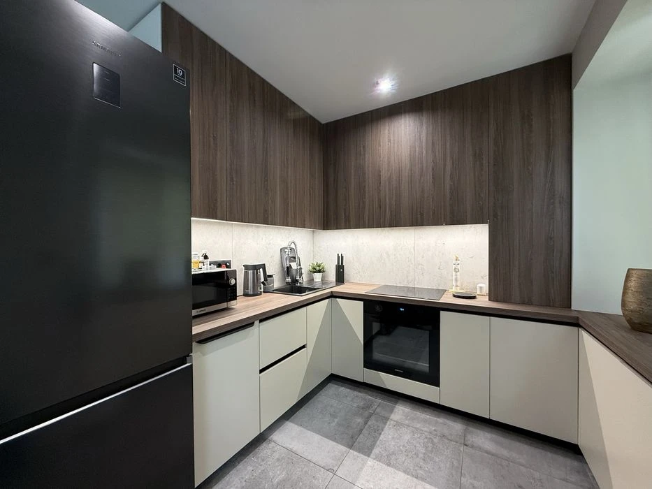 Sale of 3 rooms. 74 Polya Ave