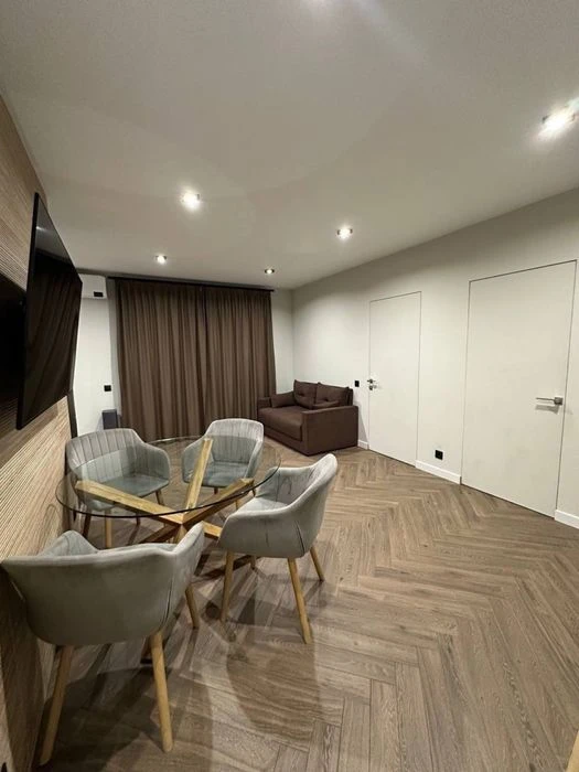 Sale of 3 rooms. 74 Polya Ave