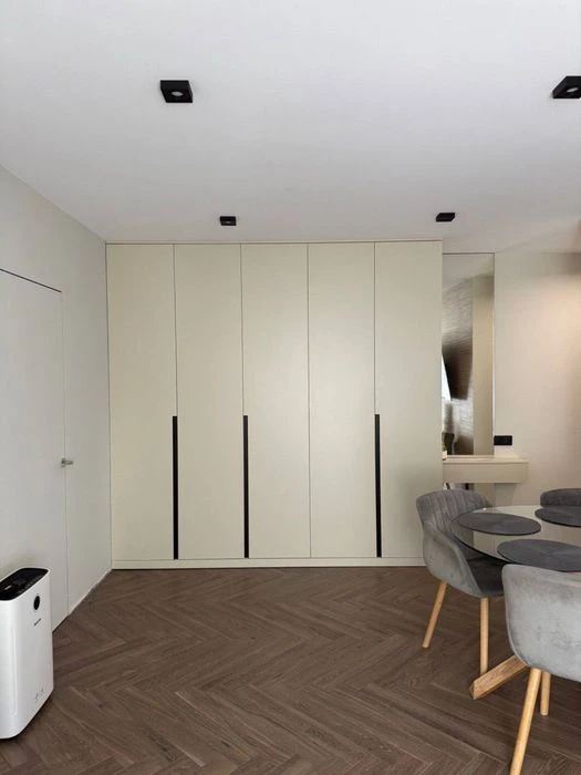 Sale of 3 rooms. 74 Polya Ave
