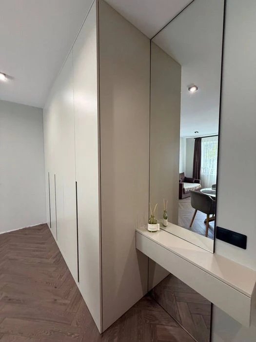 Sale of 3 rooms. 74 Polya Ave