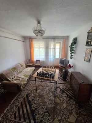 Продам Трьохкімнатну квартиру
