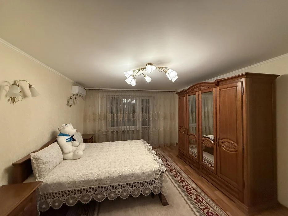 Пятикомнатная квартира в районе СухогоФонтана на ул.Шоссейно