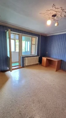 Продам 2-х комнатную "Чешку" 53 м2 на 3/10 в Центре