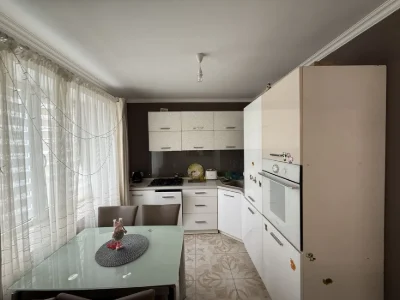 Добротная 3к в центре