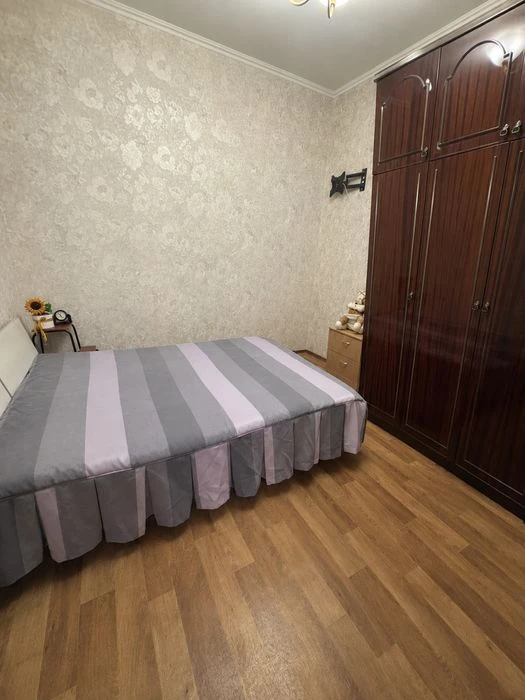 Продаю 1 кімнатну квартиру на землі.