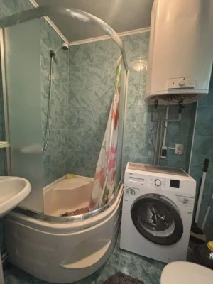 Продаю 1 кімнатну квартиру на землі.