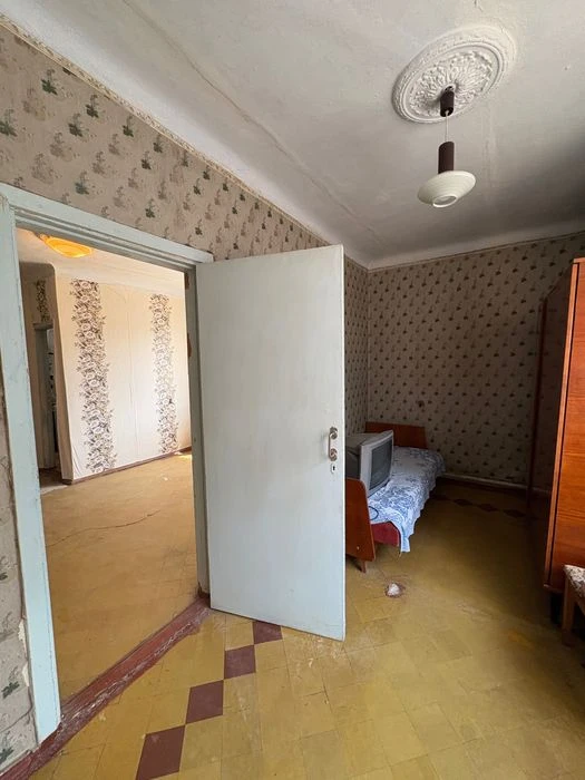 Продаж 2 к/к . Зупинка Театральна , вул. Олега Бондаренко