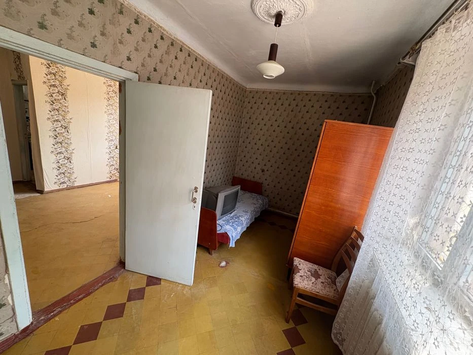 Продаж 2 к/к . Зупинка Театральна , вул. Олега Бондаренко