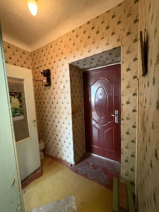 Продаж 2 к/к . Зупинка Театральна , вул. Олега Бондаренко