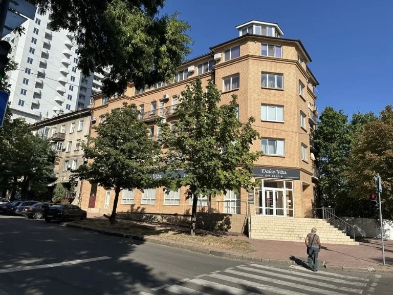 Продам 4х к.кв в новом сданном доме в центре города, ул. Ник
