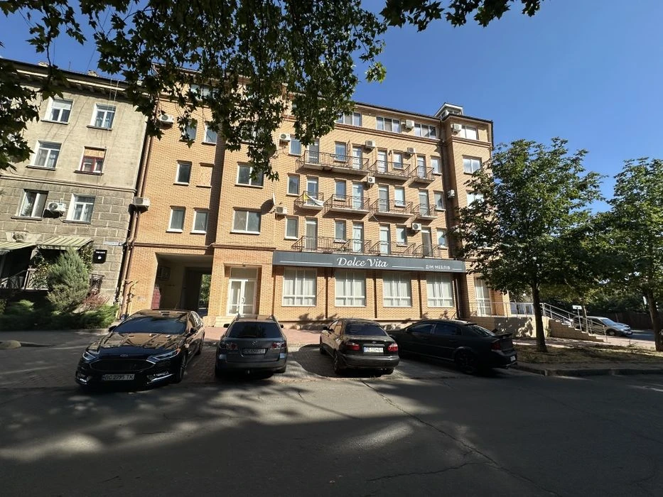 Продам 4х к.кв в новом сданном доме в центре города, ул. Ник