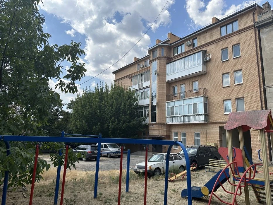 Продам 4х к.кв в новом сданном доме в центре города, ул. Ник