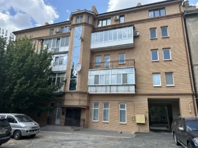 Продам 4х к.кв в новом сданном доме в центре города, ул. Ник