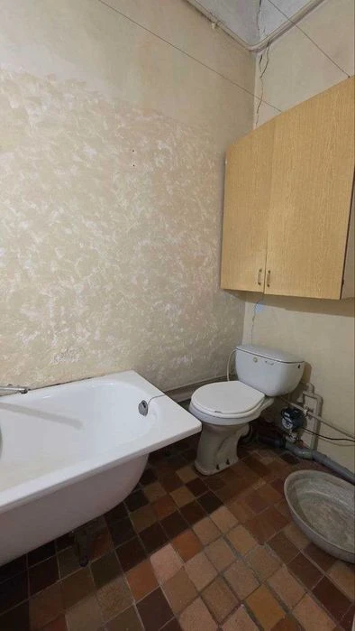 Пр. Центр/ вул. М.Морська . 62 кв.м жилкоп Місце під авто+са