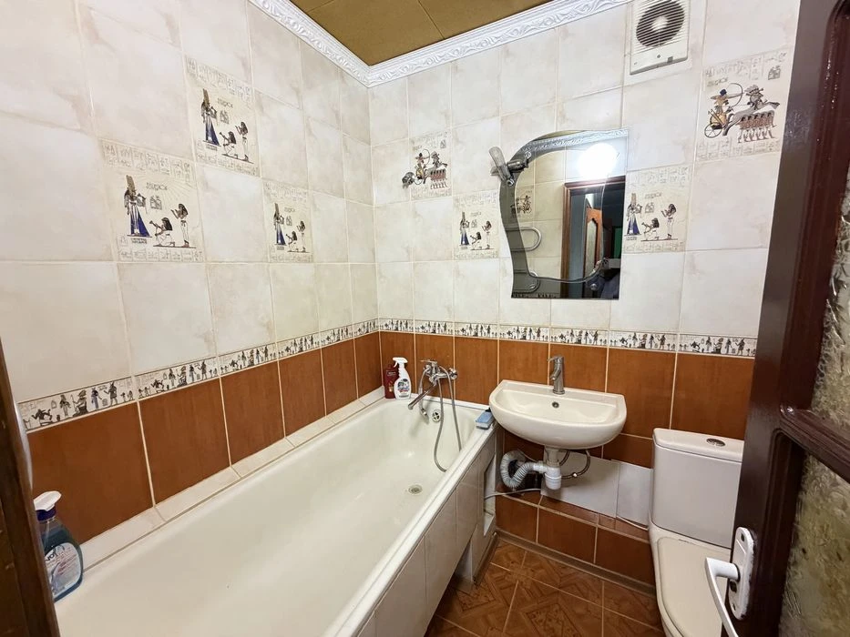 Продам 2к квартиру в Центрі