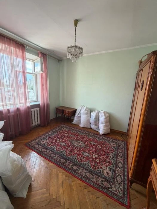 Продам 4к.кв.чешка ,центр