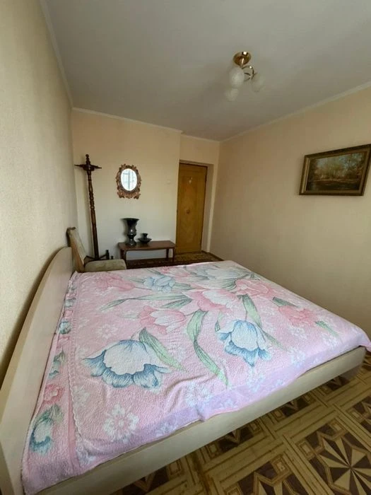 Продам 4к.кв.чешка ,центр