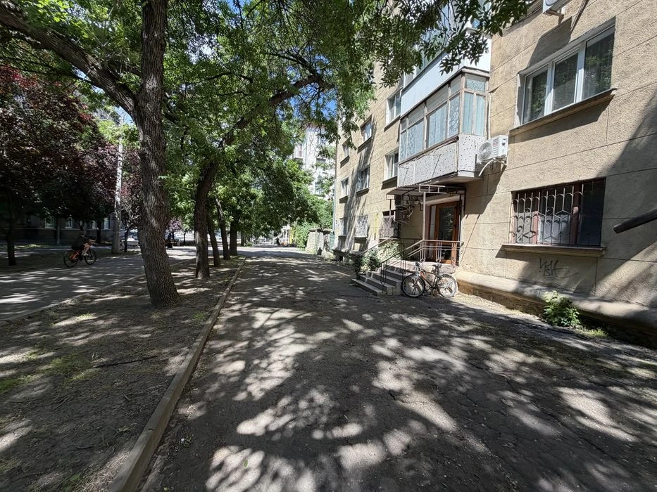 Продаю 2кк ул Героев Спасателей (Лягина) Под коммерцию