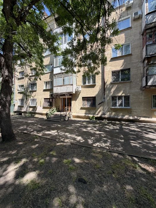 Продаю 2кк ул Героев Спасателей (Лягина) Под коммерцию