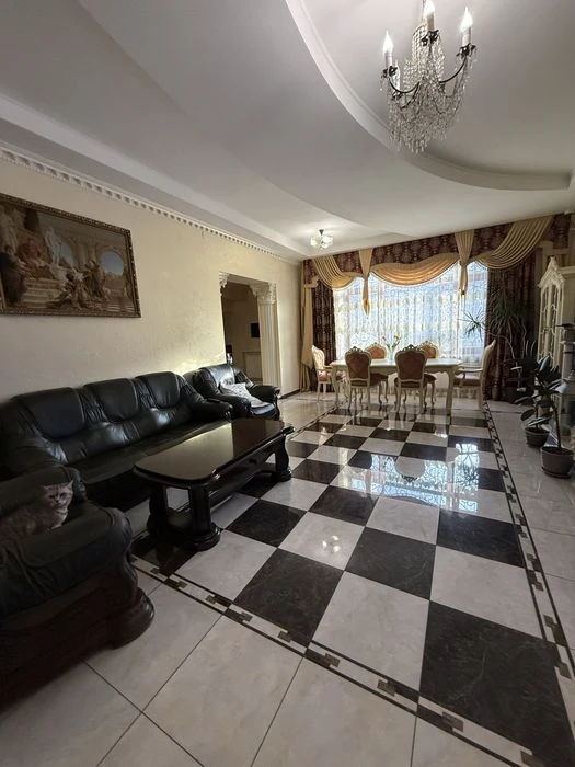 Продажа дома  премиум класса с бассейном , пр.Мира -1 Линия