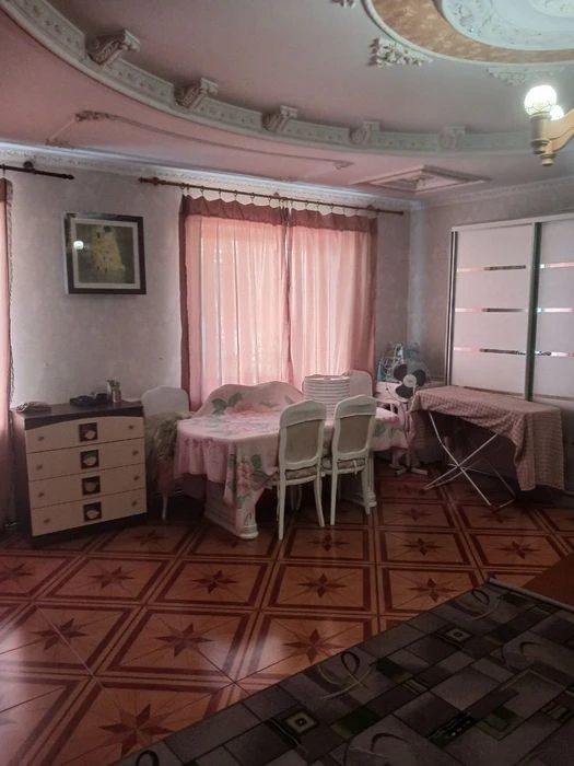 Продам большой дом  в центре