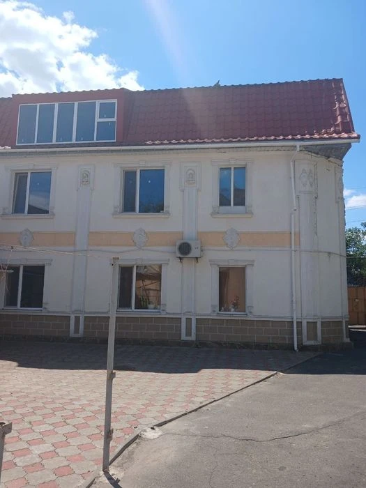 Продам большой дом  в центре