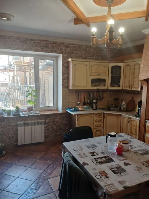 Продам большой дом  в центре