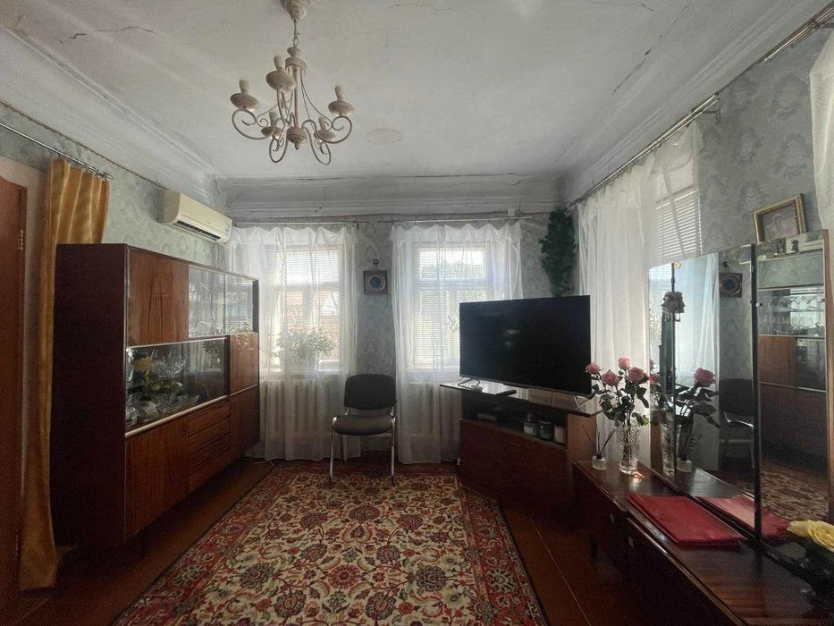 Продаю ½ будинку. Водопій. Окремий двір. Гараж
