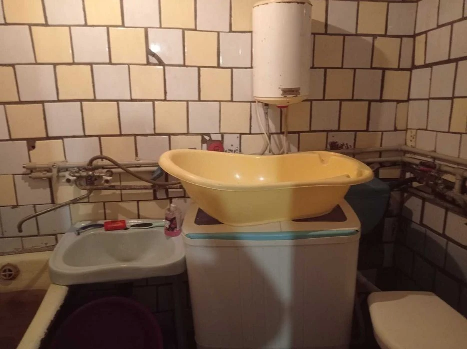 Продам  Дом - 4 комн, 57 м.кв, 3 сот. 5 Военная - Столярная