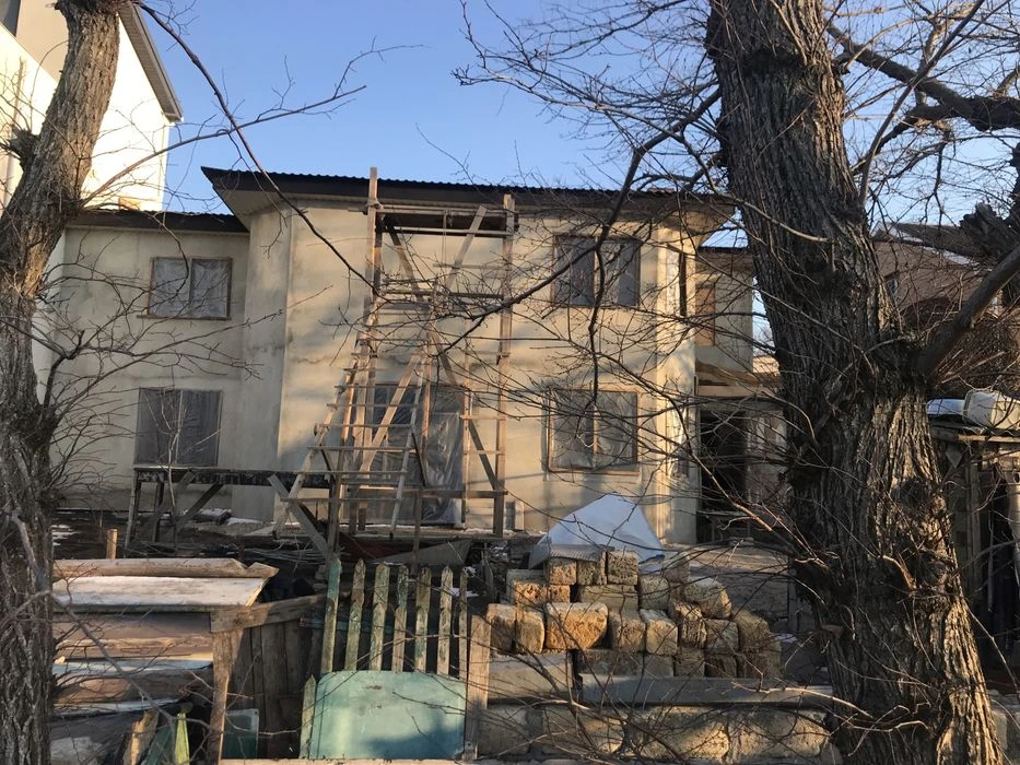 Продається двоповерхова недобудова біля річки