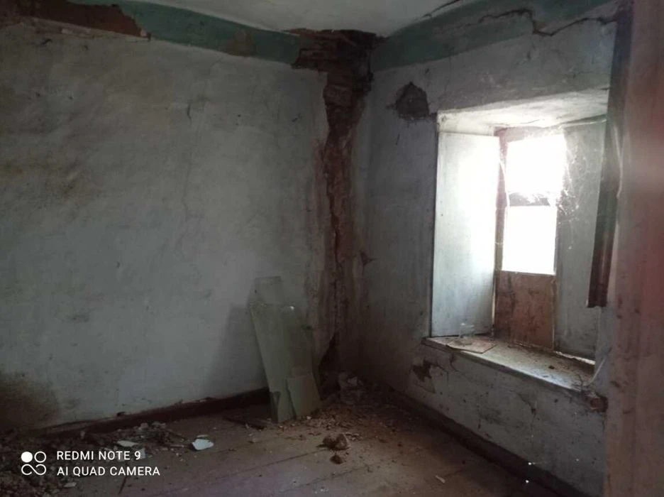 Продам Дом-4 комн. 63 м. кв. (треб. кап. рем. ), уч. 4 сот.