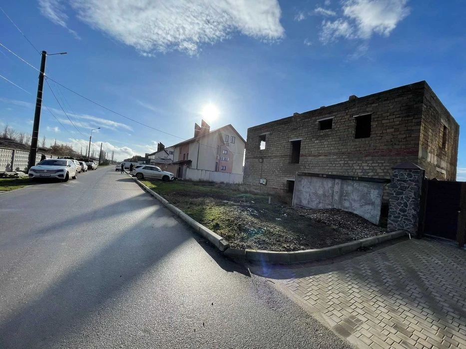 Соляні еліт. район будинок 306 кв.м,7 сот на березі ціна 130