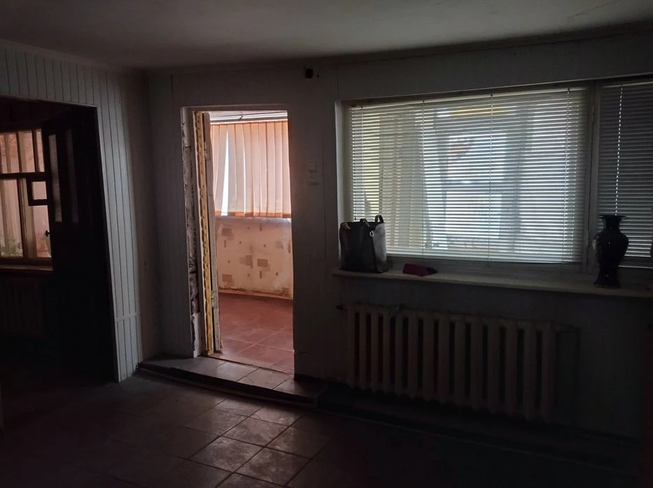 Продам часть дома-2 комн.кухня,49/27/17;1/1 дома  6 Слободск