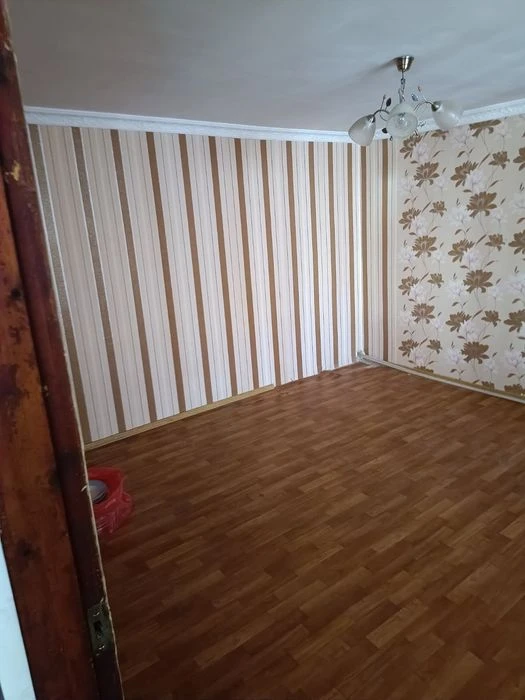 Продам часть дома-2 комн.кухня,49/27/17;1/1 дома  6 Слободск