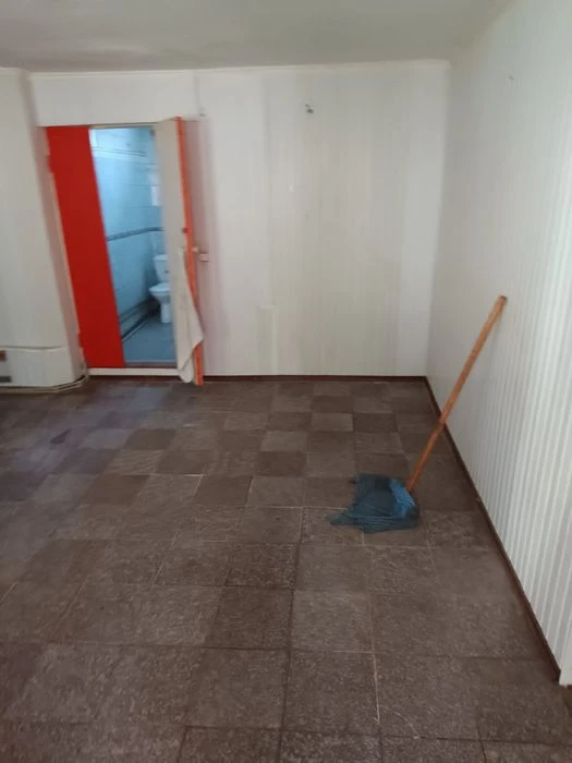 Продам часть дома-2 комн.кухня,49/27/17;1/1 дома  6 Слободск