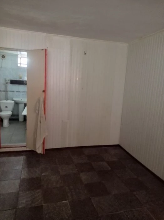 Продам часть дома-2 комн.кухня,49/27/17;1/1 дома  6 Слободск