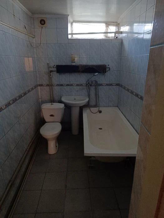 Продам часть дома-2 комн.кухня,49/27/17;1/1 дома  6 Слободск