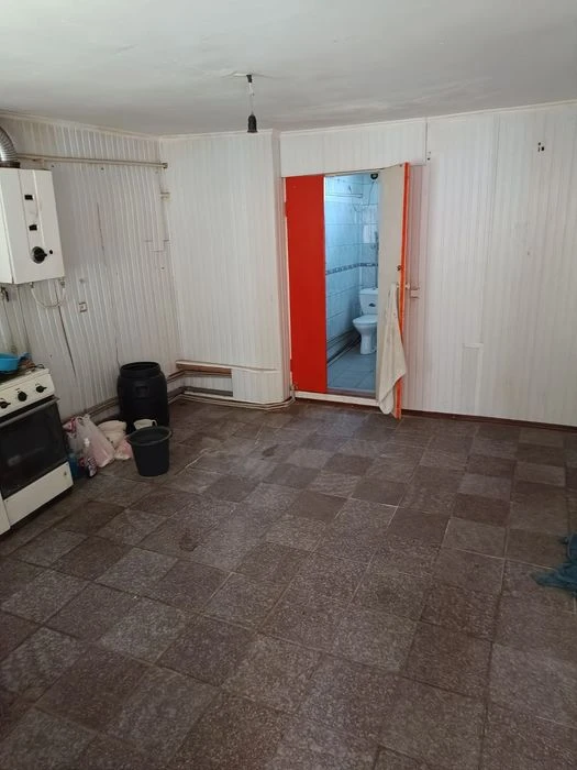 Продам часть дома-2 комн.кухня,49/27/17;1/1 дома  6 Слободск