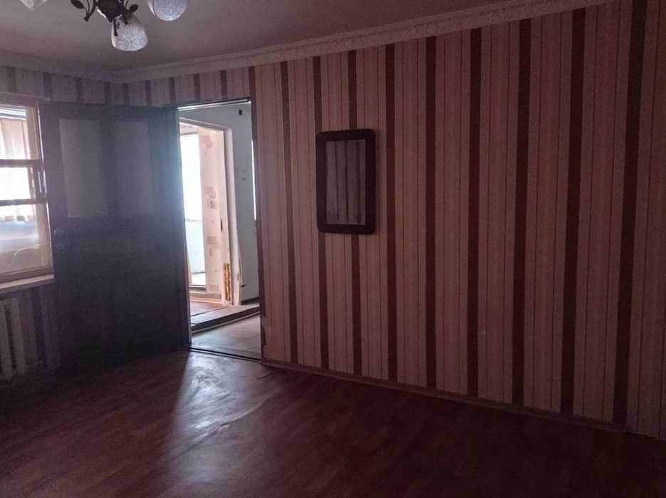 Продам часть дома-2 комн.кухня,49/27/17;1/1 дома  6 Слободск