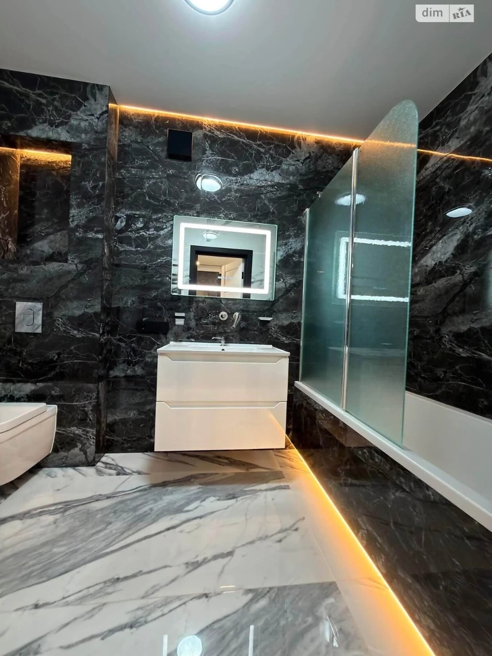 Продаж Квартира Озерна