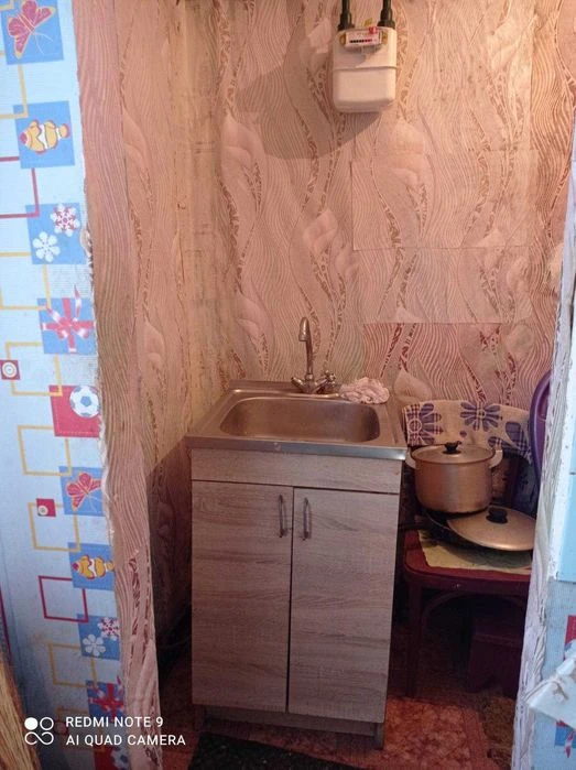 Продам Часть дома - 2 комн. смежн., ч/у; свой дворик; 5 Воен