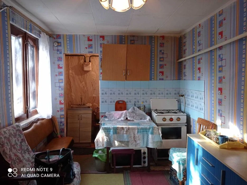Продам Часть дома - 2 комн. смежн., ч/у; свой дворик; 5 Воен