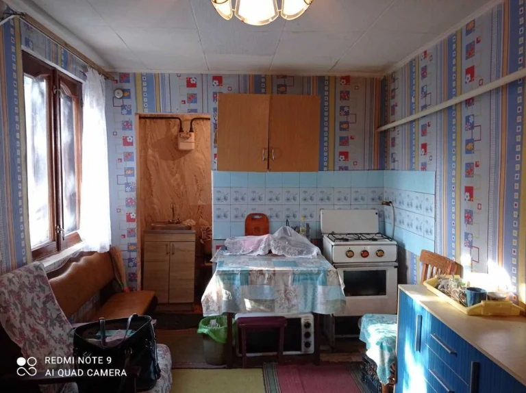 Продам Часть дома - 2 комн. смежн., ч/у; свой дворик; 5 Воен