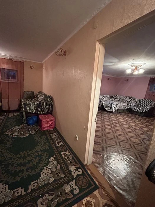 3 поверховий будинок зі своїм двориком, 202 кв. м. вул. Нава