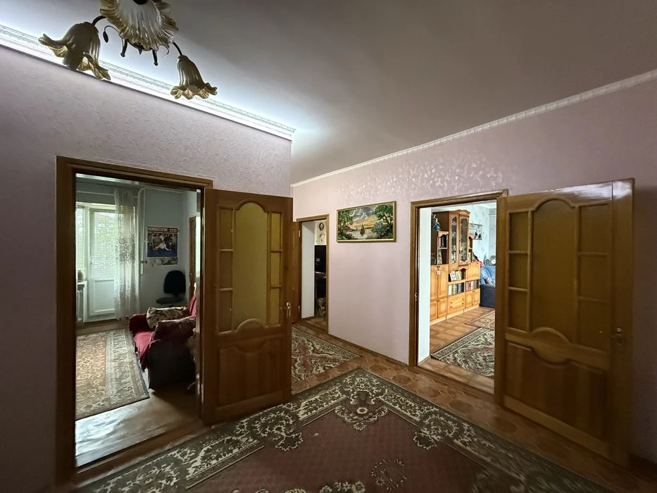 Продается дом на перегоне в Ц.Селе.360м,участок 10 соток.
