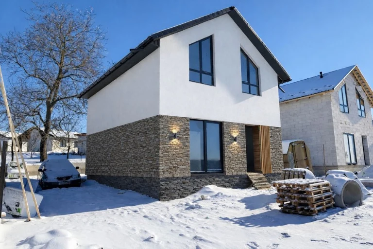 Modern House 100 sq m in the suburbs