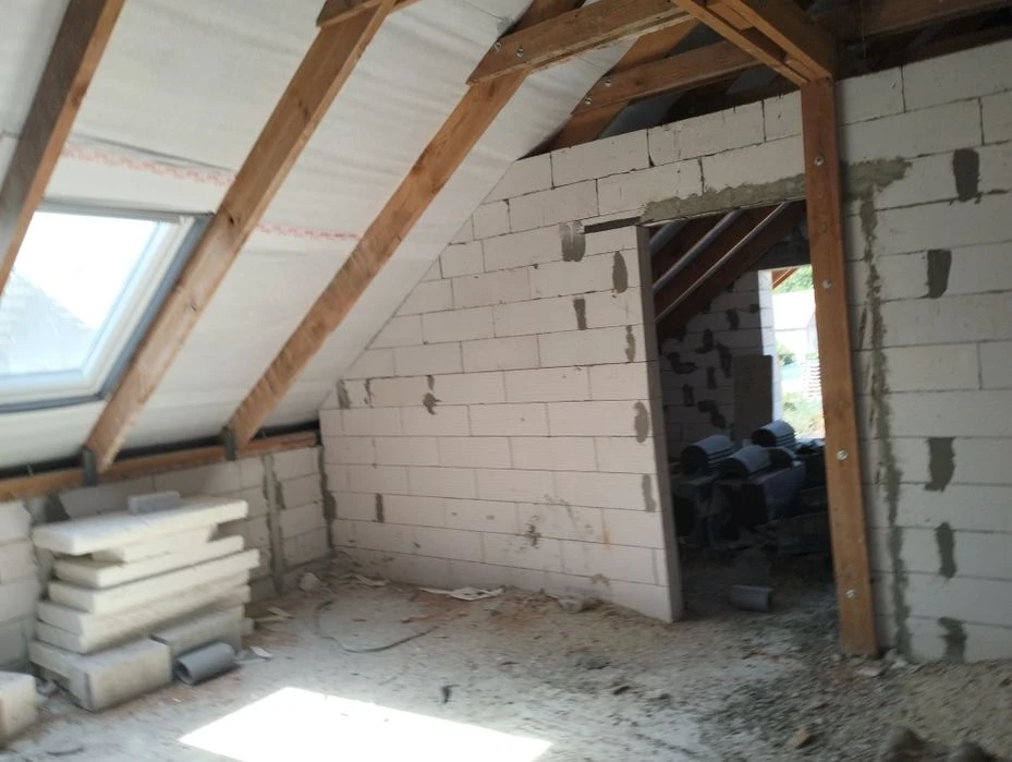2х эт.дом, ул.Волонтерская, р-н Велама 63000$