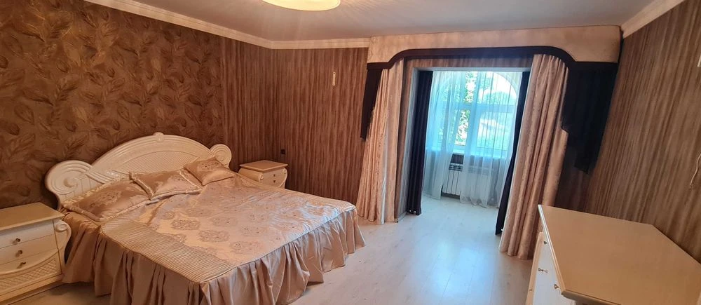 Продаж будинку 346 кв.м. (рн. Парку Петровського). Без коміс
